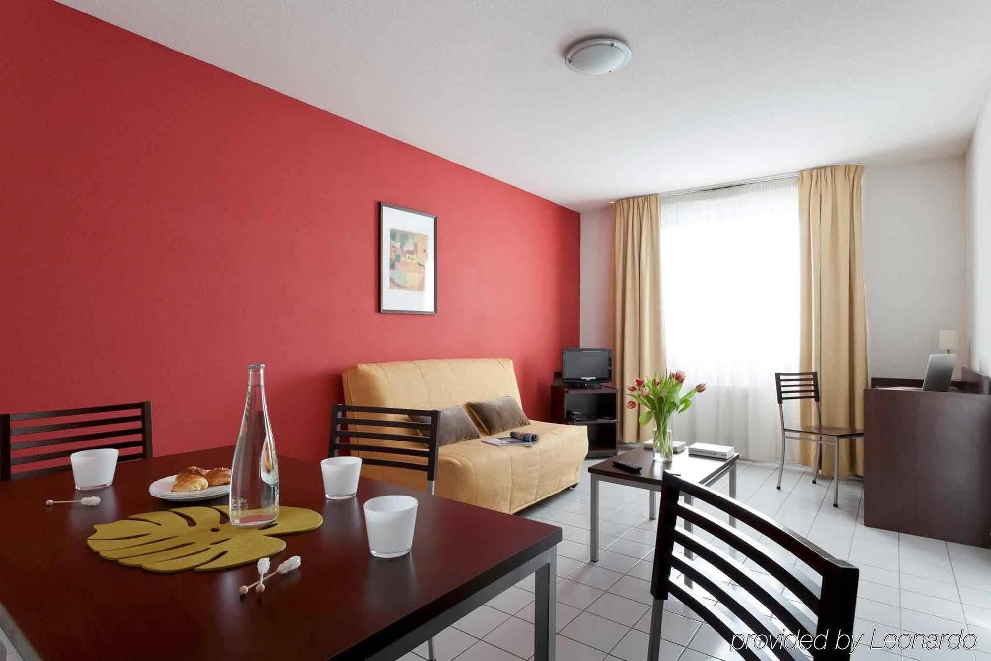 Comfort Aparthotel Besancon La City Exteriör bild